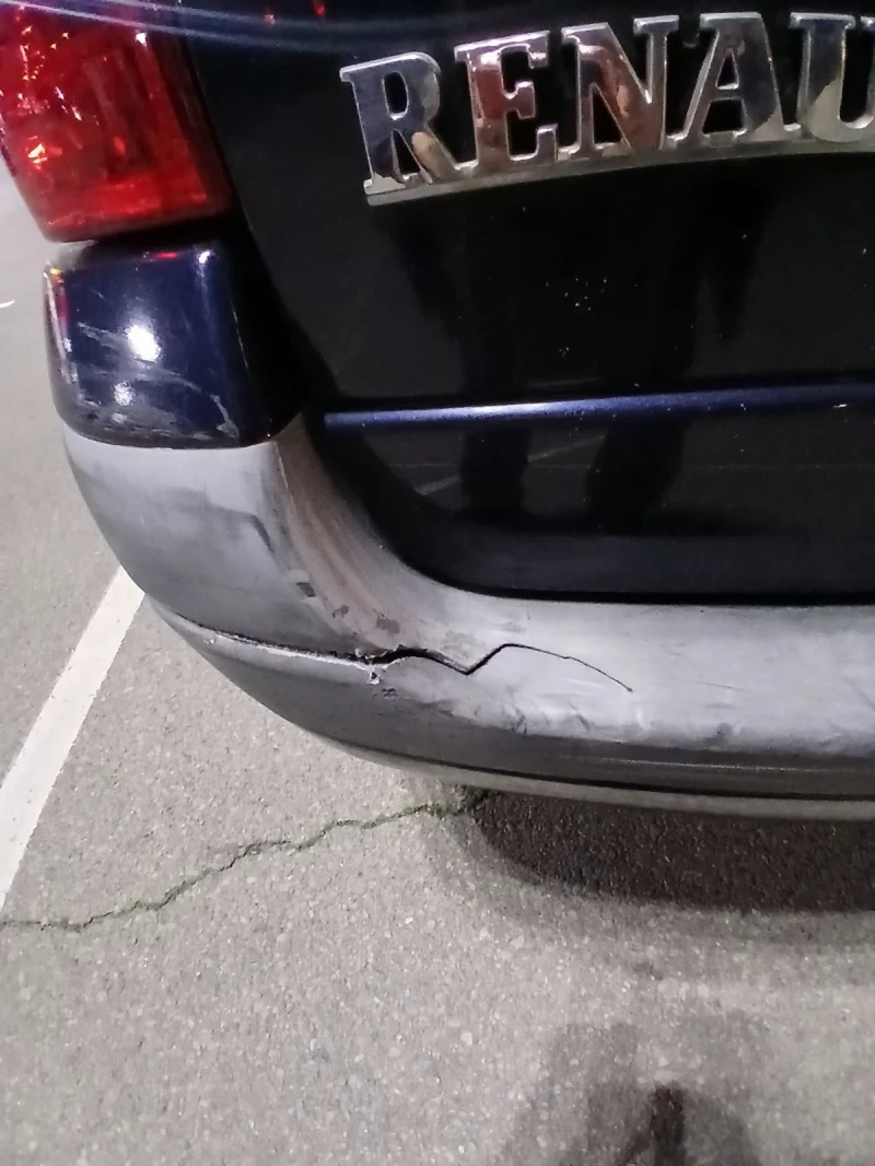 Renault Megane 1.9 dTi, снимка 8 - Автомобили и джипове - 53152503