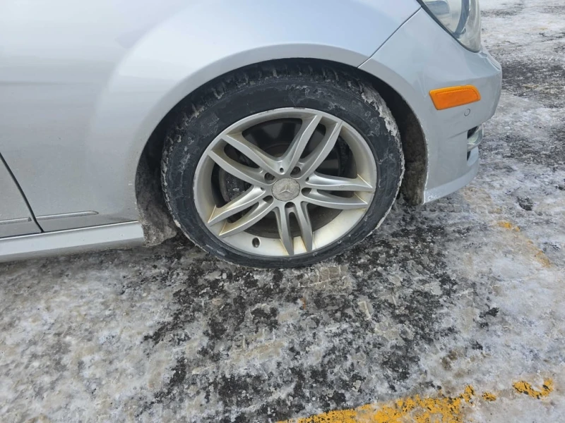 Mercedes-Benz C 300 * CARFAX * ЦЕНА ДО БГ, снимка 9 - Автомобили и джипове - 53306682