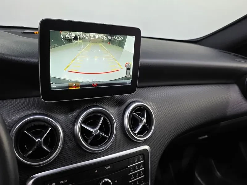 Mercedes-Benz A 200 W176, снимка 15 - Автомобили и джипове - 55935804