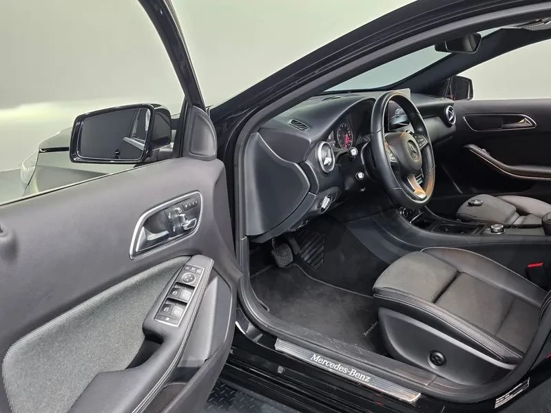 Mercedes-Benz A 200 W176, снимка 9 - Автомобили и джипове - 55935804