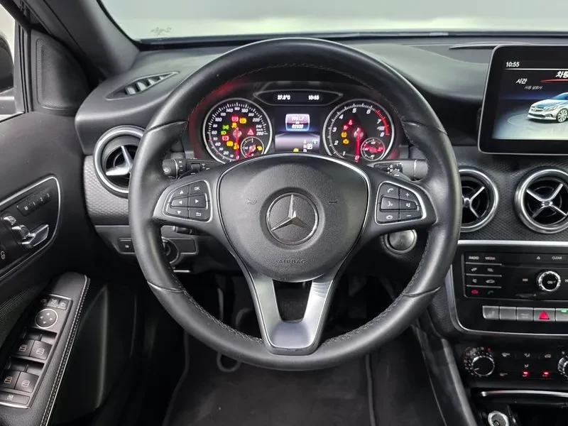 Mercedes-Benz A 200 W176, снимка 12 - Автомобили и джипове - 55935804