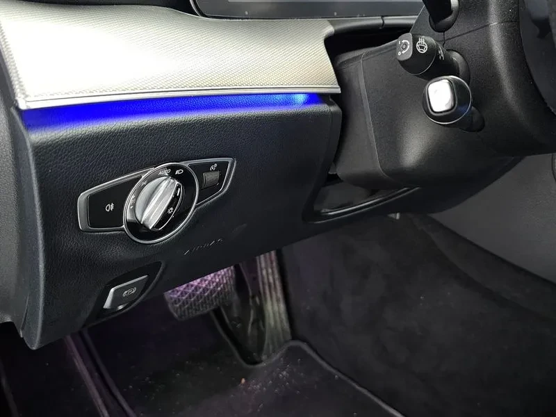 Mercedes-Benz E 300 Avantgarde, снимка 16 - Автомобили и джипове - 56018693