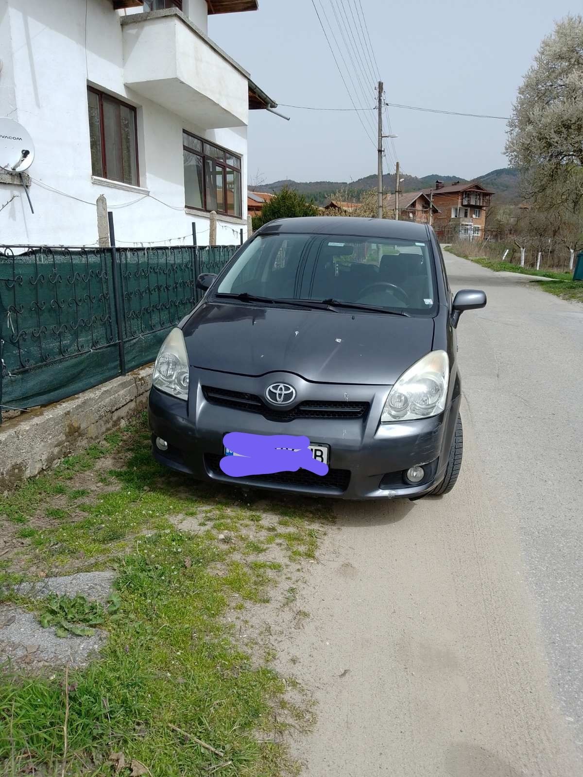 Toyota Corolla verso  - изображение 1