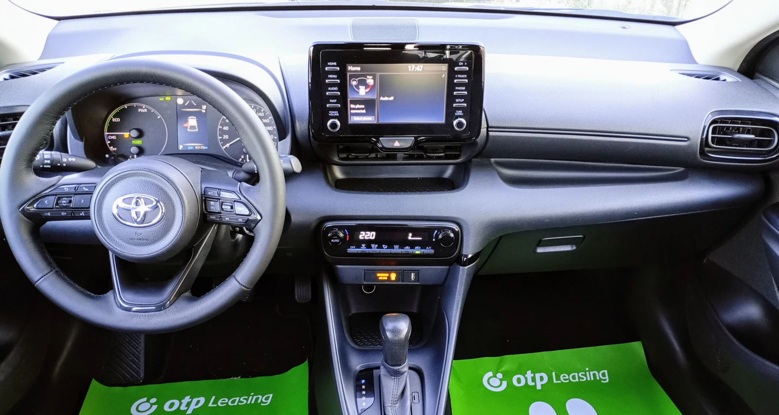 Toyota Yaris 1.5 93 кс Hybrid e-CVT  - изображение 7