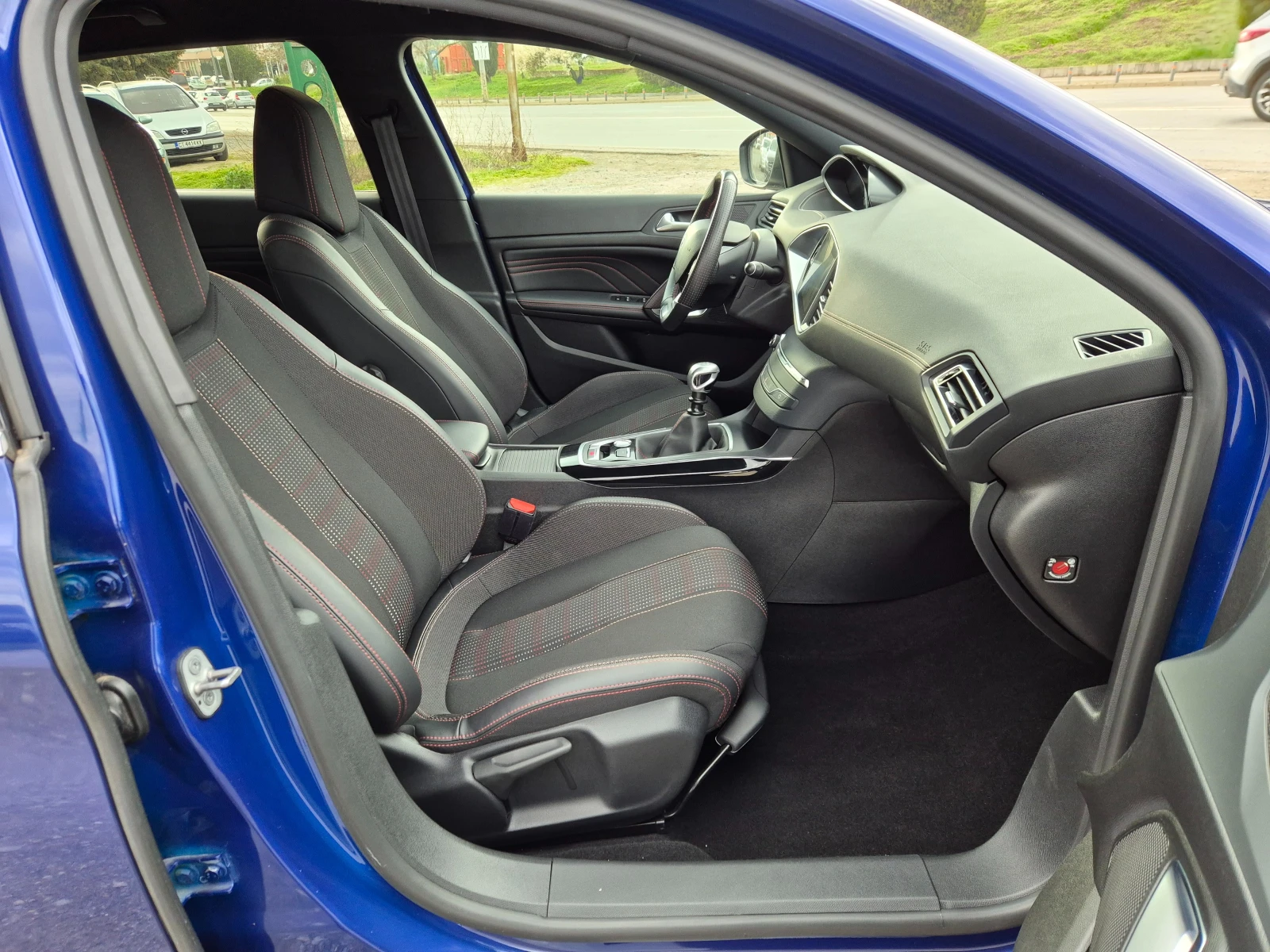 Peugeot 308 1.2i GT Line, снимка 9 - Автомобили и джипове - 53976277