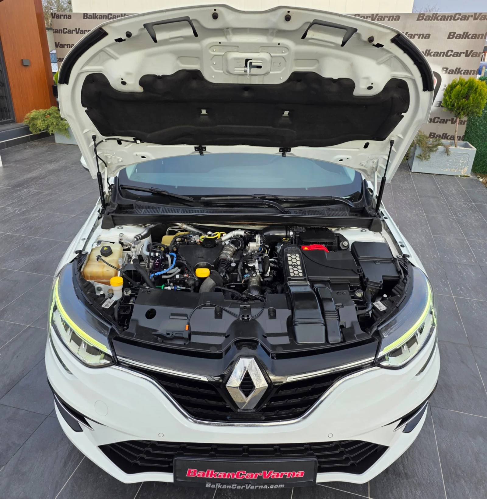 Renault Megane 1.5dci AT Grandtour, снимка 16 - Автомобили и джипове - 54088142