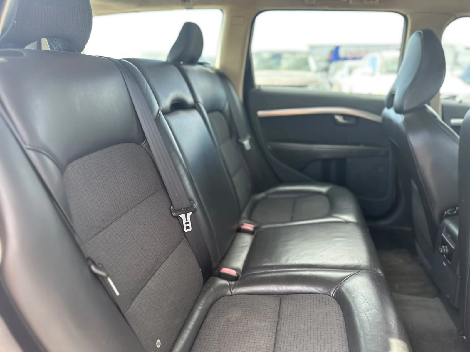 Volvo V70 / 2.4D / D5 / 163 HP / AUTOMAT / , снимка 12 - Автомобили и джипове - 55007997