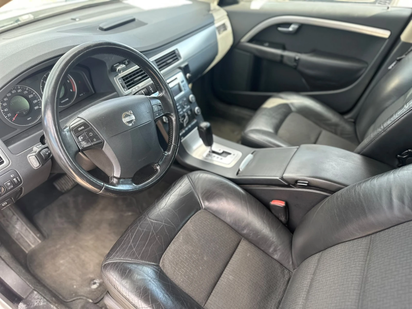 Volvo V70 / 2.4D / D5 / 163 HP / AUTOMAT / , снимка 9 - Автомобили и джипове - 55007997