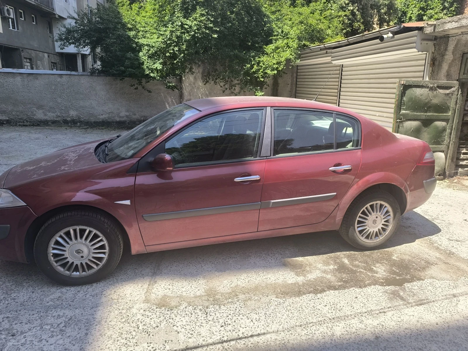 Renault Megane 2 1.9 dci, снимка 2 - Автомобили и джипове - 55333418