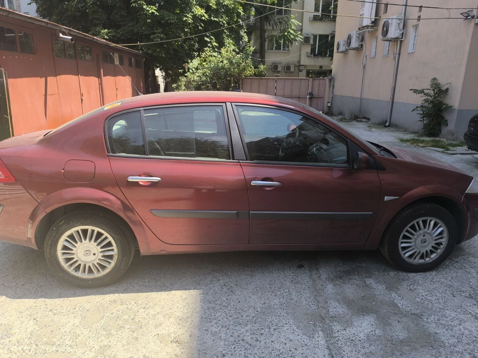 Renault Megane 2 1.9 dci, снимка 4 - Автомобили и джипове - 55333418