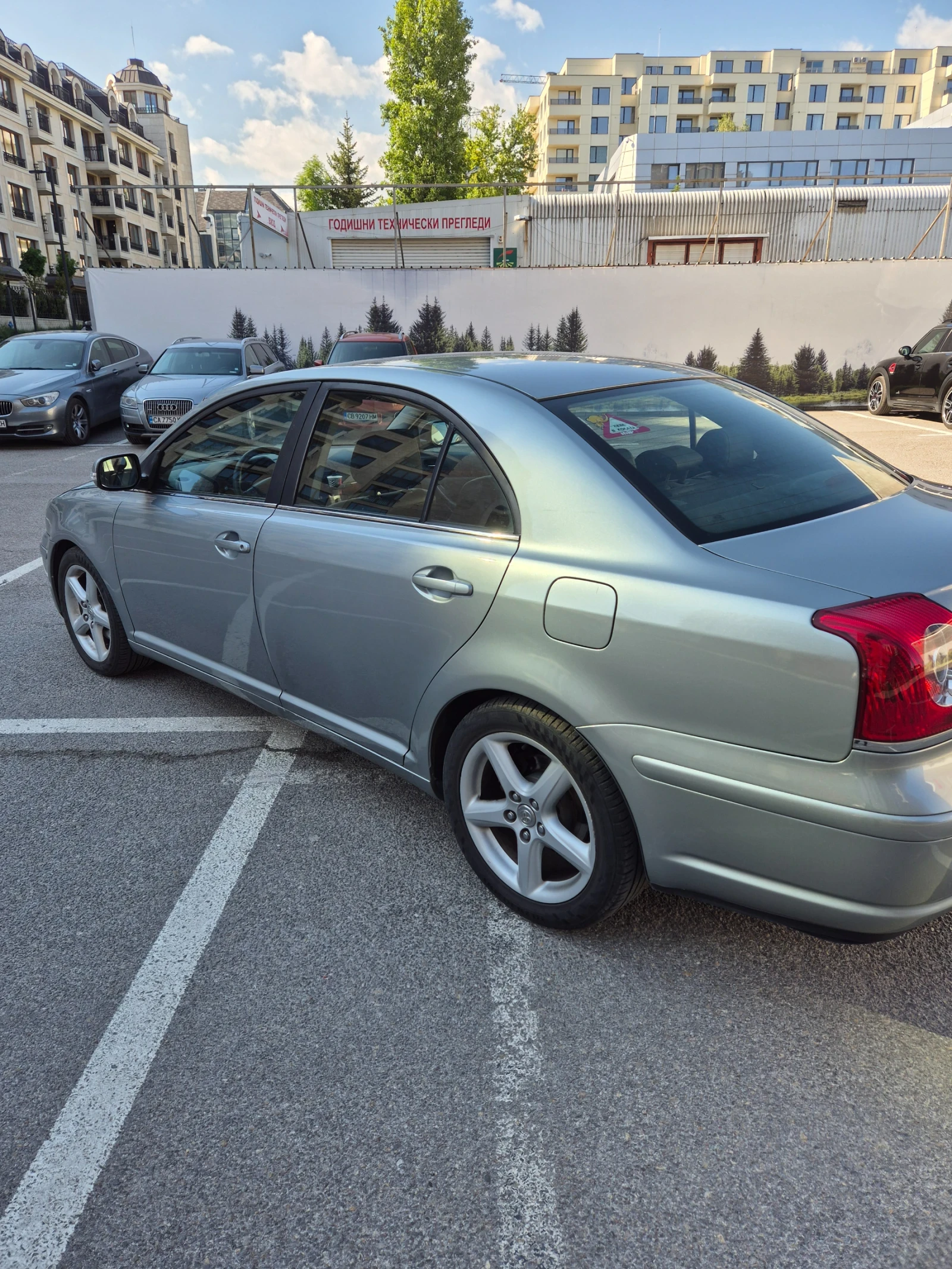 Toyota Avensis 2.2 D-4D, снимка 7 - Автомобили и джипове - 55612891