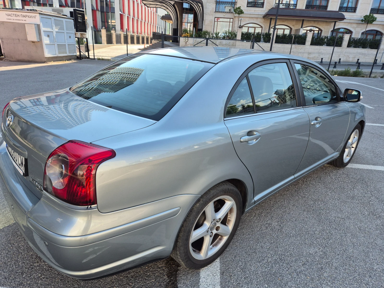 Toyota Avensis 2.2 D-4D, снимка 5 - Автомобили и джипове - 55612891