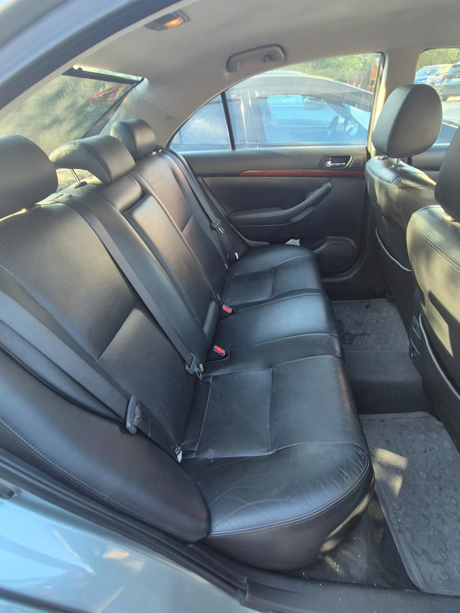 Toyota Avensis 2.2 D-4D, снимка 8 - Автомобили и джипове - 55612891