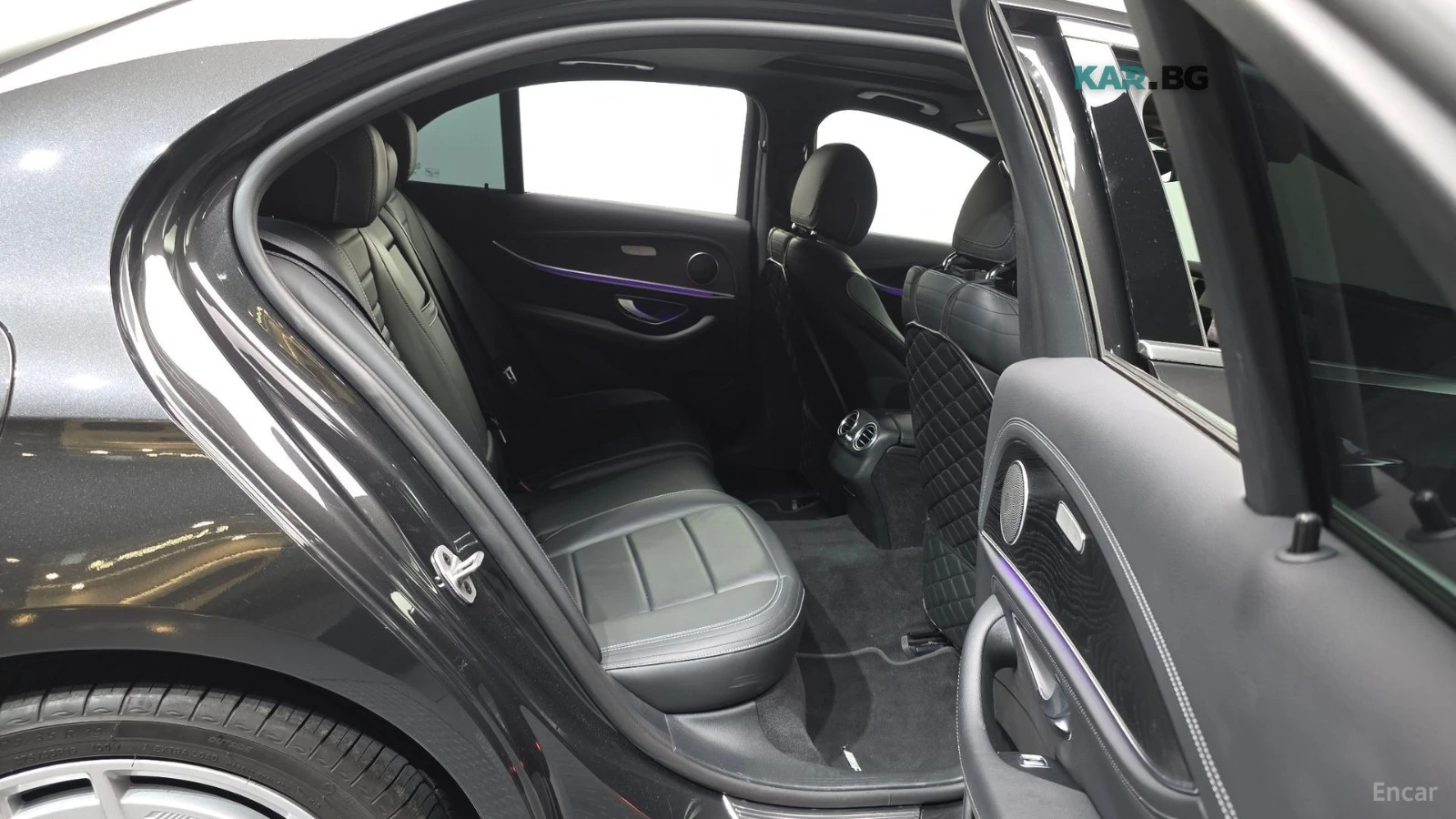Mercedes-Benz E 220 d/4MATIC/AMG-LINE/SUNROOF/HEAD-UP, снимка 14 - Автомобили и джипове - 55720259