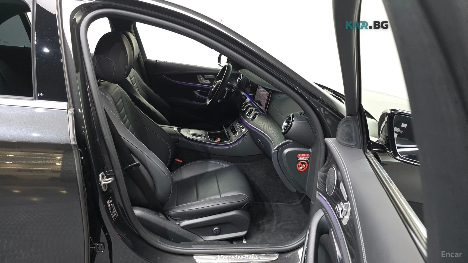 Mercedes-Benz E 220 d/4MATIC/AMG-LINE/SUNROOF/HEAD-UP, снимка 13 - Автомобили и джипове - 55720259