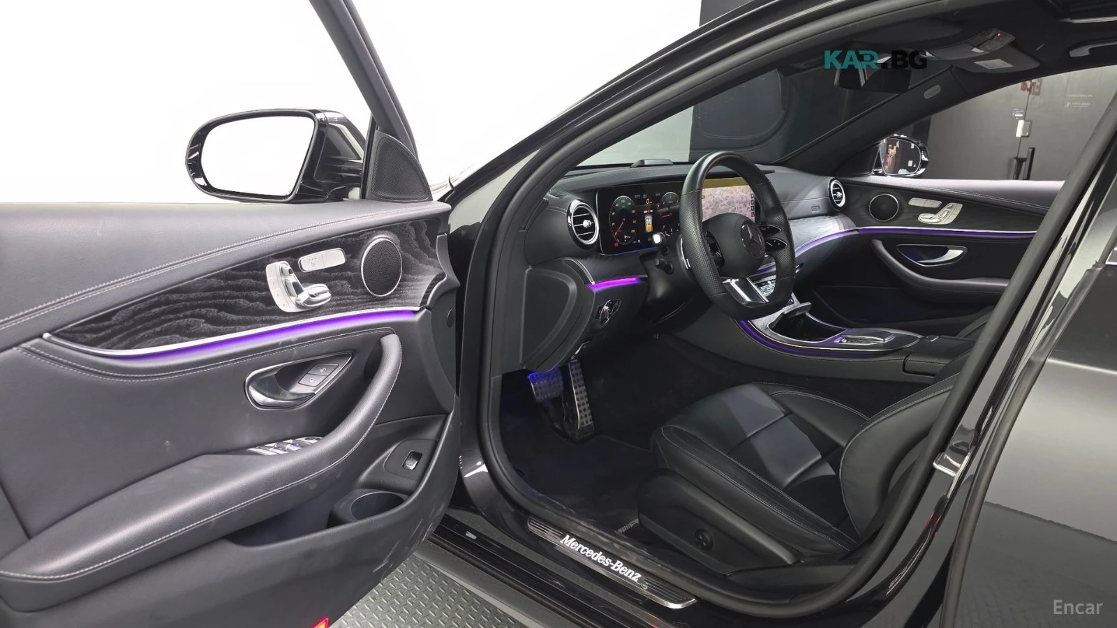 Mercedes-Benz E 220 d/4MATIC/AMG-LINE/SUNROOF/HEAD-UP, снимка 5 - Автомобили и джипове - 55720259