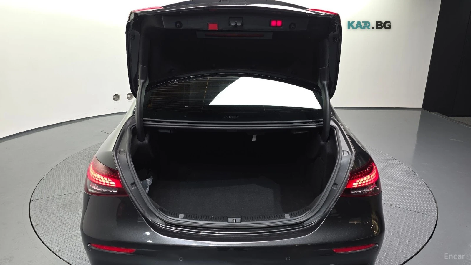 Mercedes-Benz E 220 d/4MATIC/AMG-LINE/SUNROOF/HEAD-UP, снимка 15 - Автомобили и джипове - 55720259