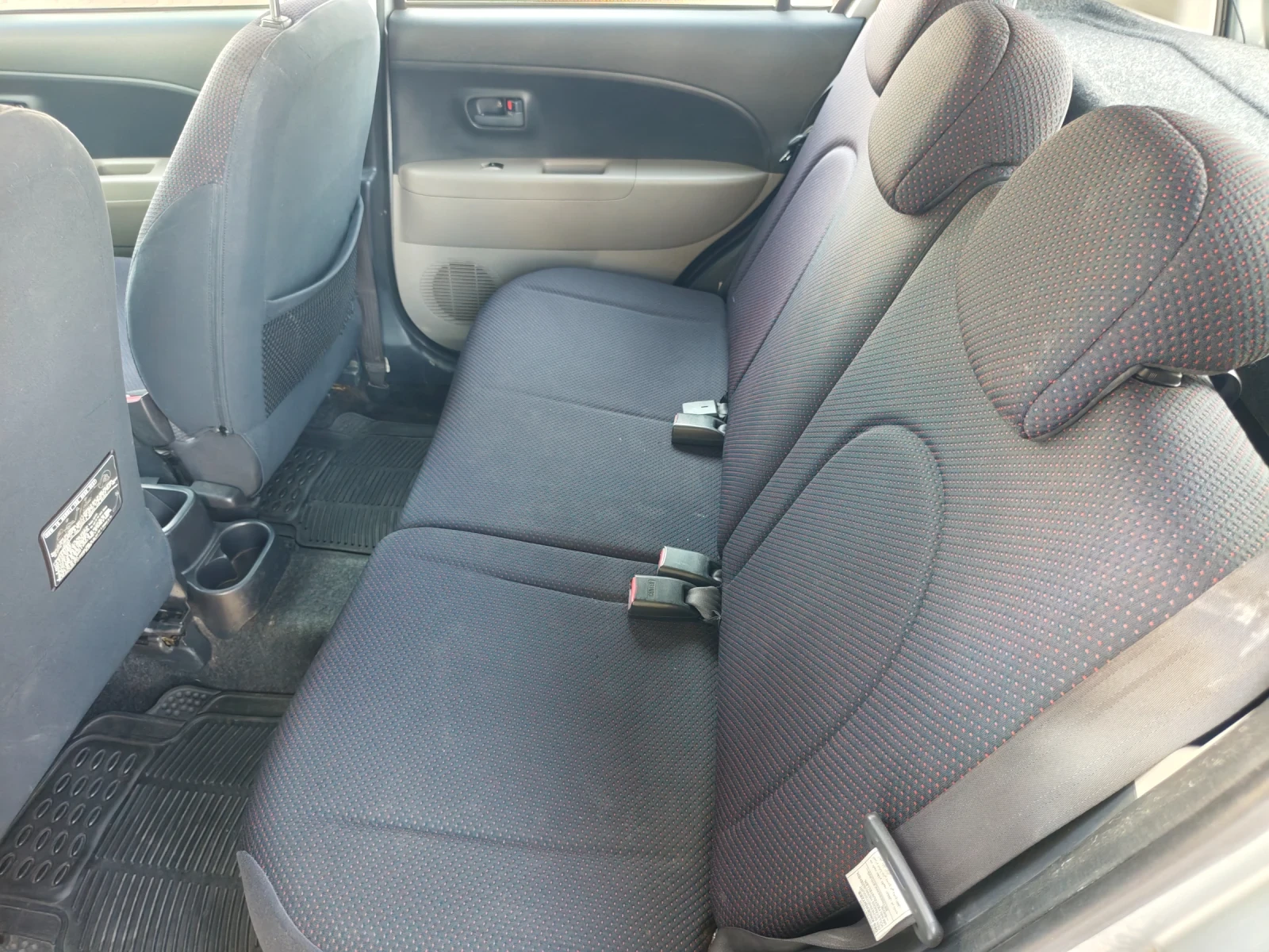 Daihatsu Sirion, снимка 4 - Автомобили и джипове - 55920875