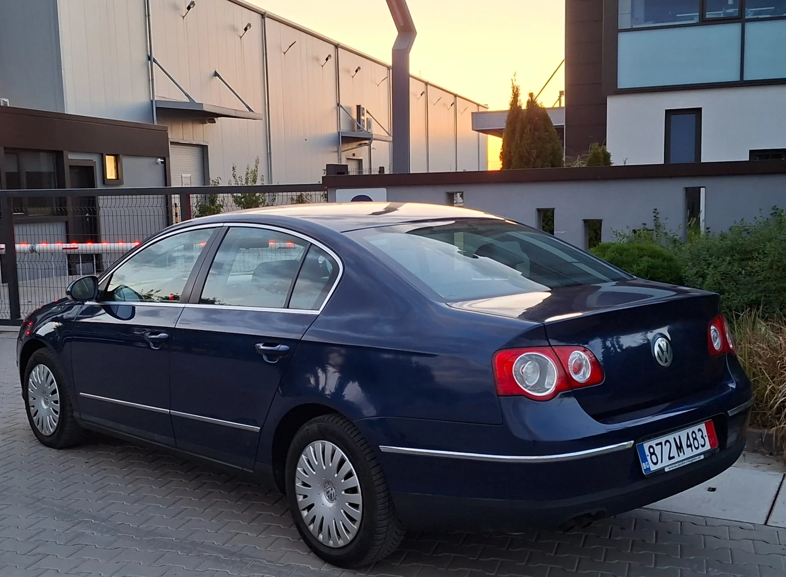 VW Passat 1.9TDI* (105кс)* * NAVI* * НОВ ВНОС* * , снимка 6 - Автомобили и джипове - 55944416