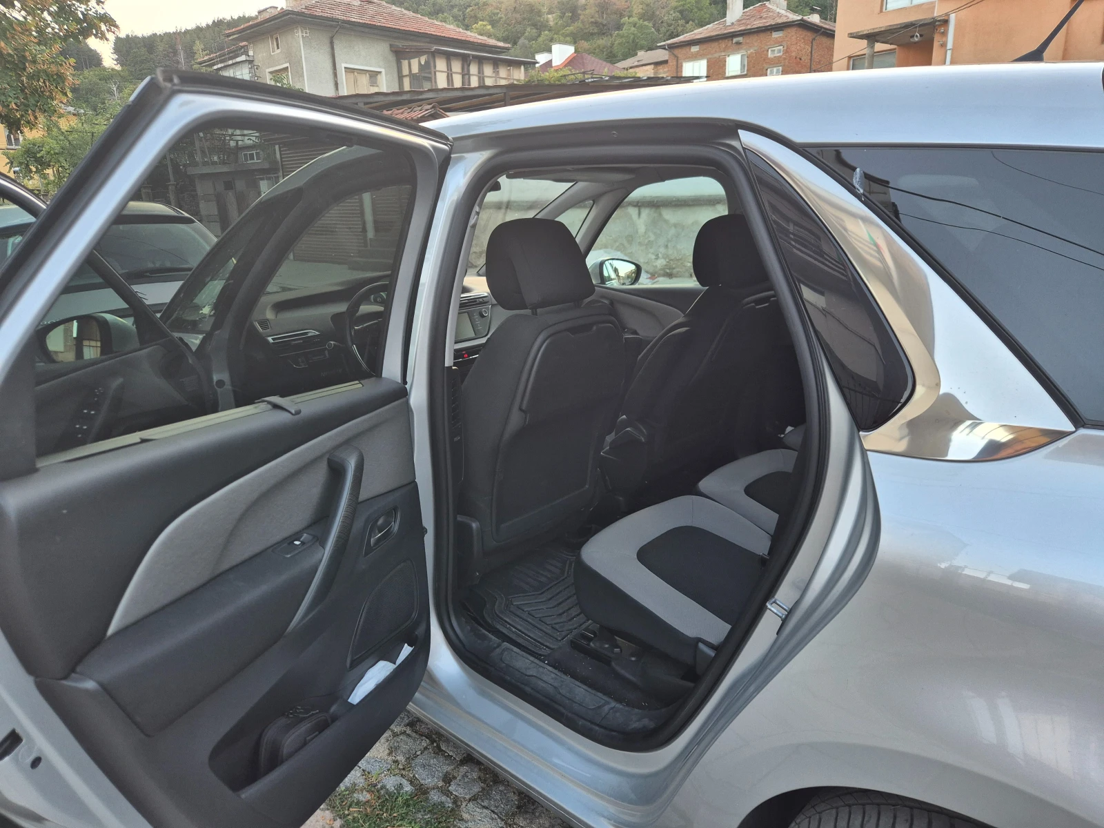 Citroen C4 Picasso 1.6HDI, снимка 8 - Автомобили и джипове - 56261549
