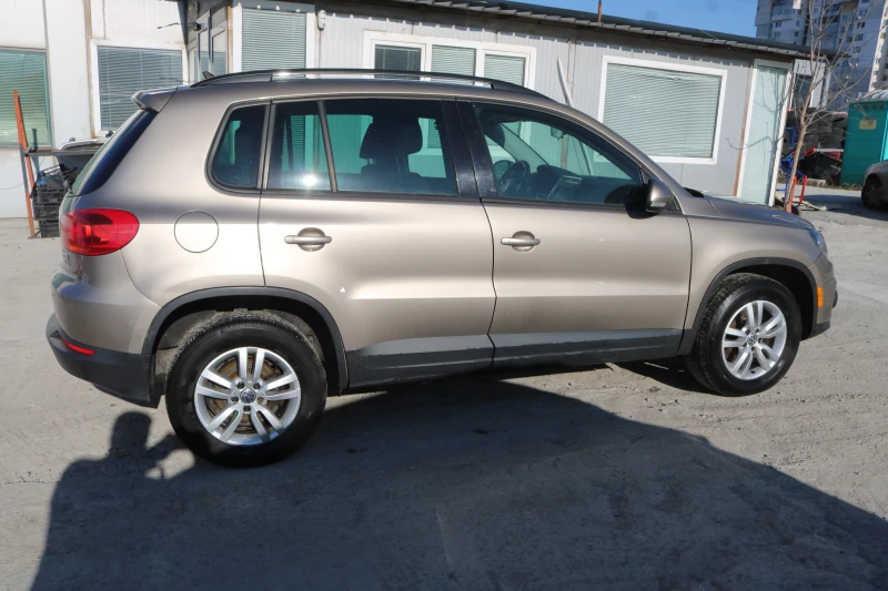 VW Tiguan 2.0 TSI 4x4, снимка 5 - Автомобили и джипове - 49045918