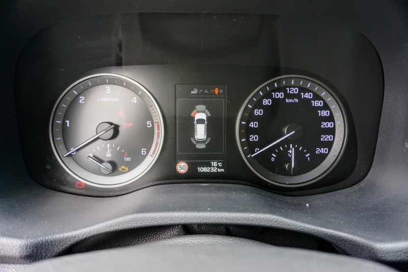 Hyundai Tucson 1.7 CRDI COMFORT PLUS PACK, снимка 10 - Автомобили и джипове - 52011415