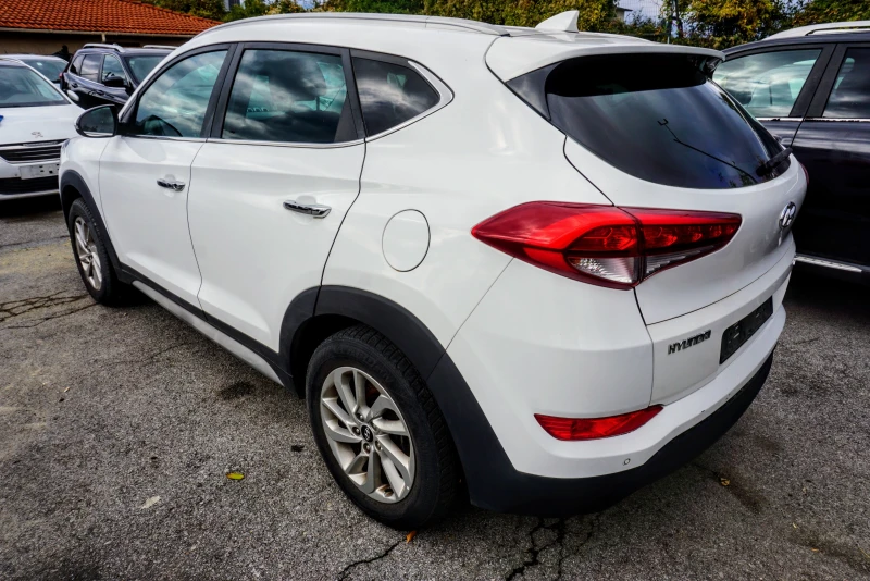 Hyundai Tucson 1.7 CRDI COMFORT PLUS PACK, снимка 4 - Автомобили и джипове - 52011415