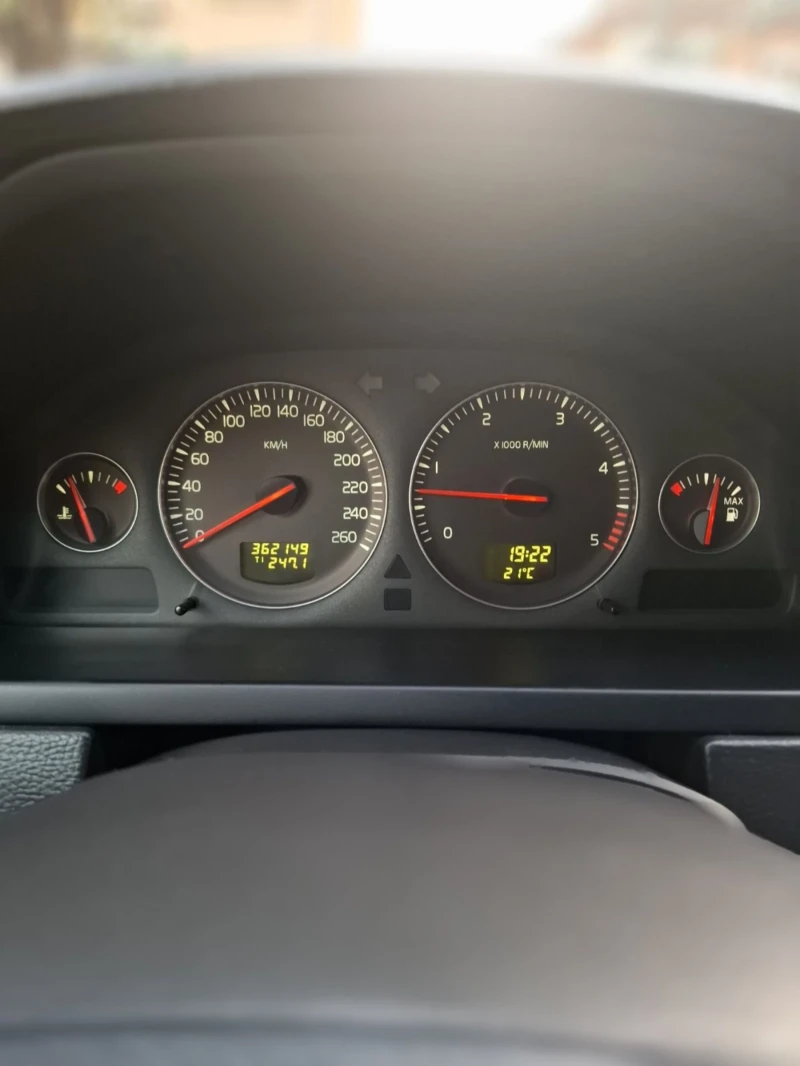 Volvo Xc90 2.4 D5 185кс. Ръчка, снимка 7 - Автомобили и джипове - 53061717
