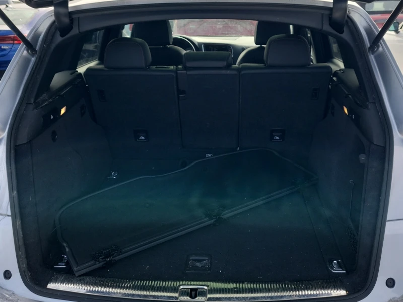 Audi SQ5 3.0T PROGRESSIV| PANORAMA| CARFAX| 2 KEYS| , снимка 8 - Автомобили и джипове - 53440906