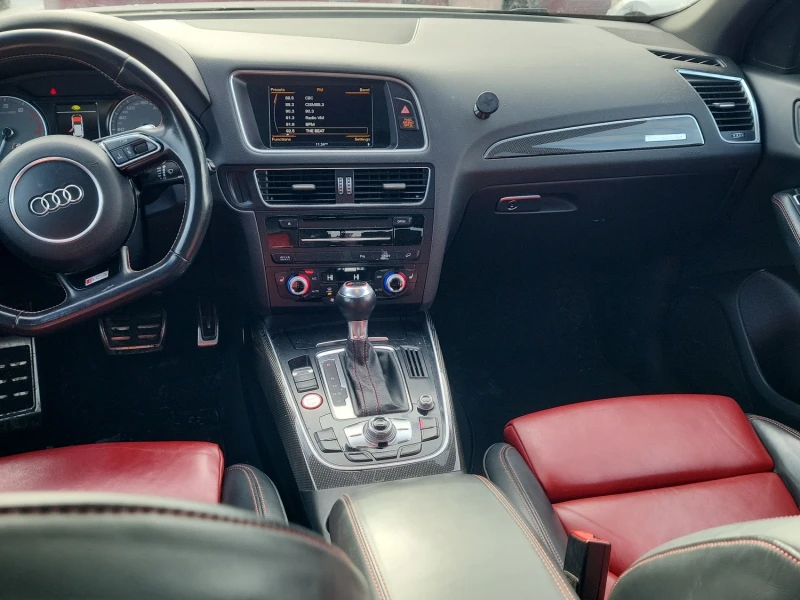 Audi SQ5 3.0T PROGRESSIV| PANORAMA| CARFAX| 2 KEYS| , снимка 11 - Автомобили и джипове - 53440906