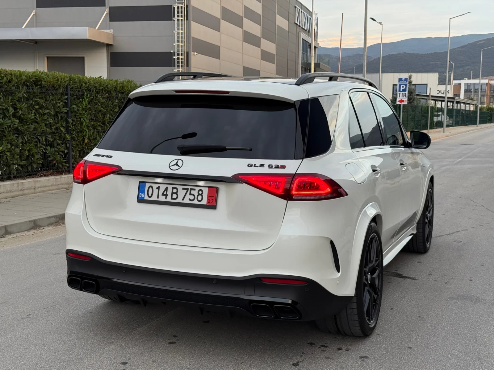 Mercedes-Benz GLE 63 S AMG PREMIUM PLUS | BURMESTER | 49000km - изображение 3