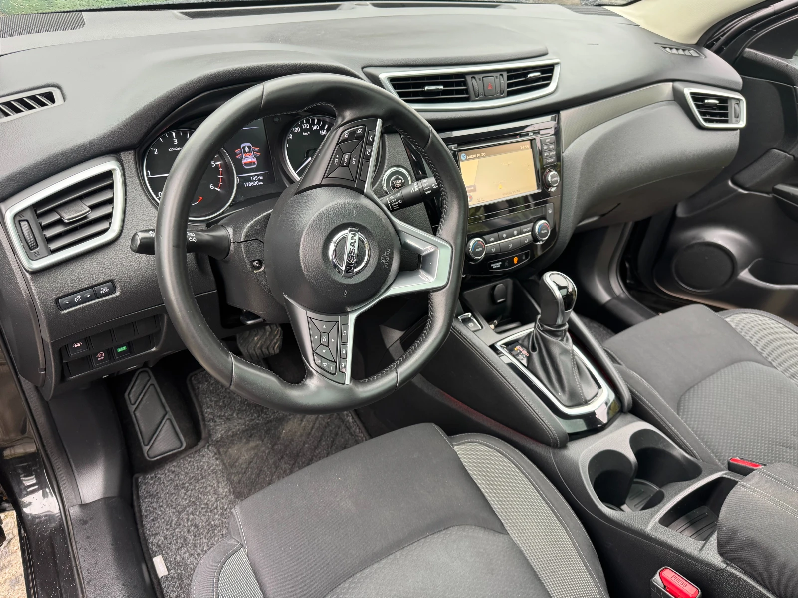 Nissan Qashqai 1.6DCi N-Connecta - изображение 10