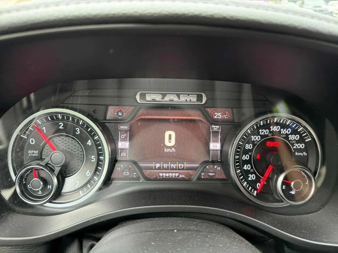 Dodge RAM 1500 * Laramie * CARFAX * ОПЦИЯ ЗА ФИНАНСИРАНЕ, снимка 8 - Автомобили и джипове - 55458924