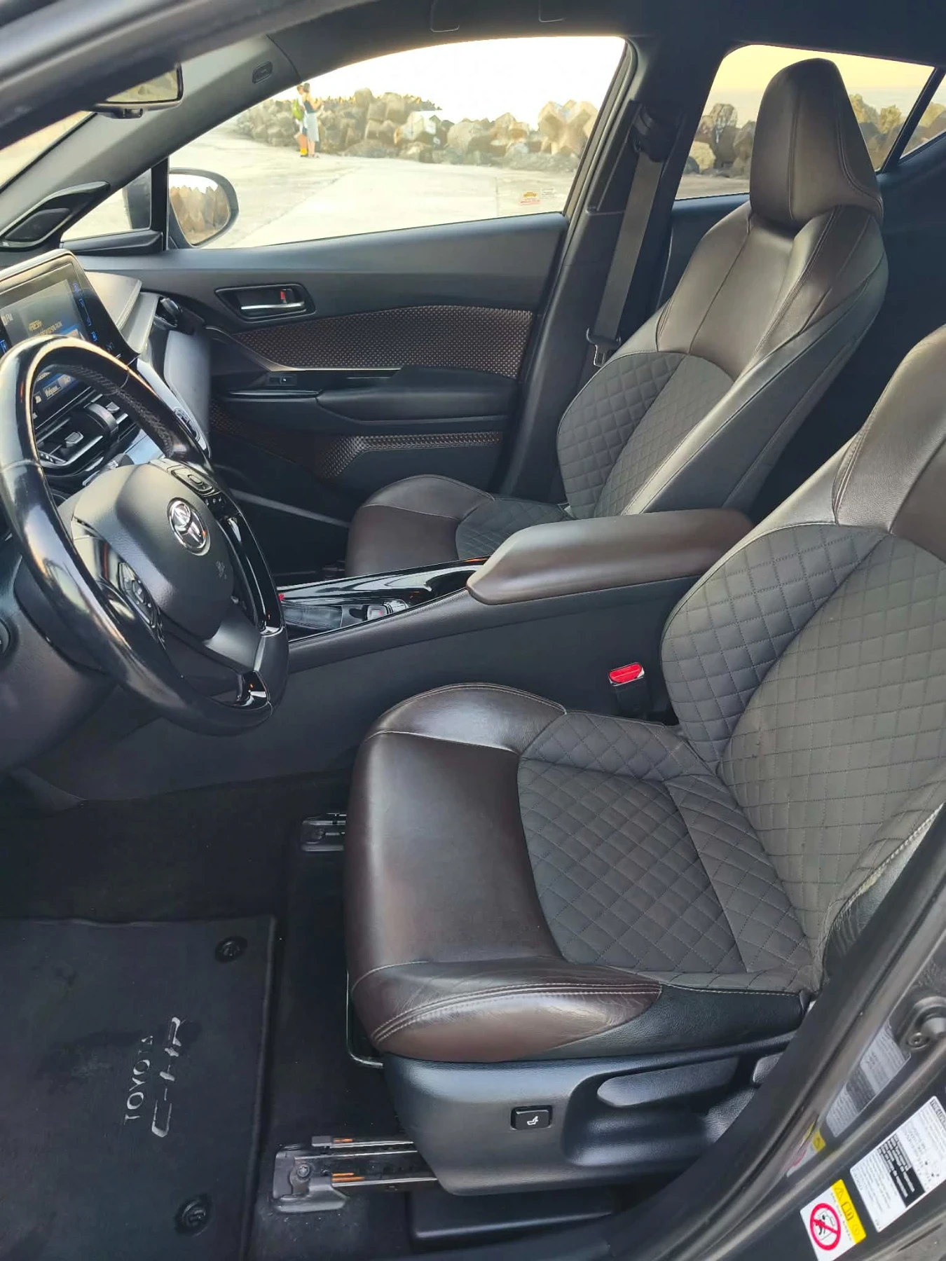 Toyota C-HR 1.2 TURBO S 131�.� 4��4  | Mobile.bg � ����������� 8