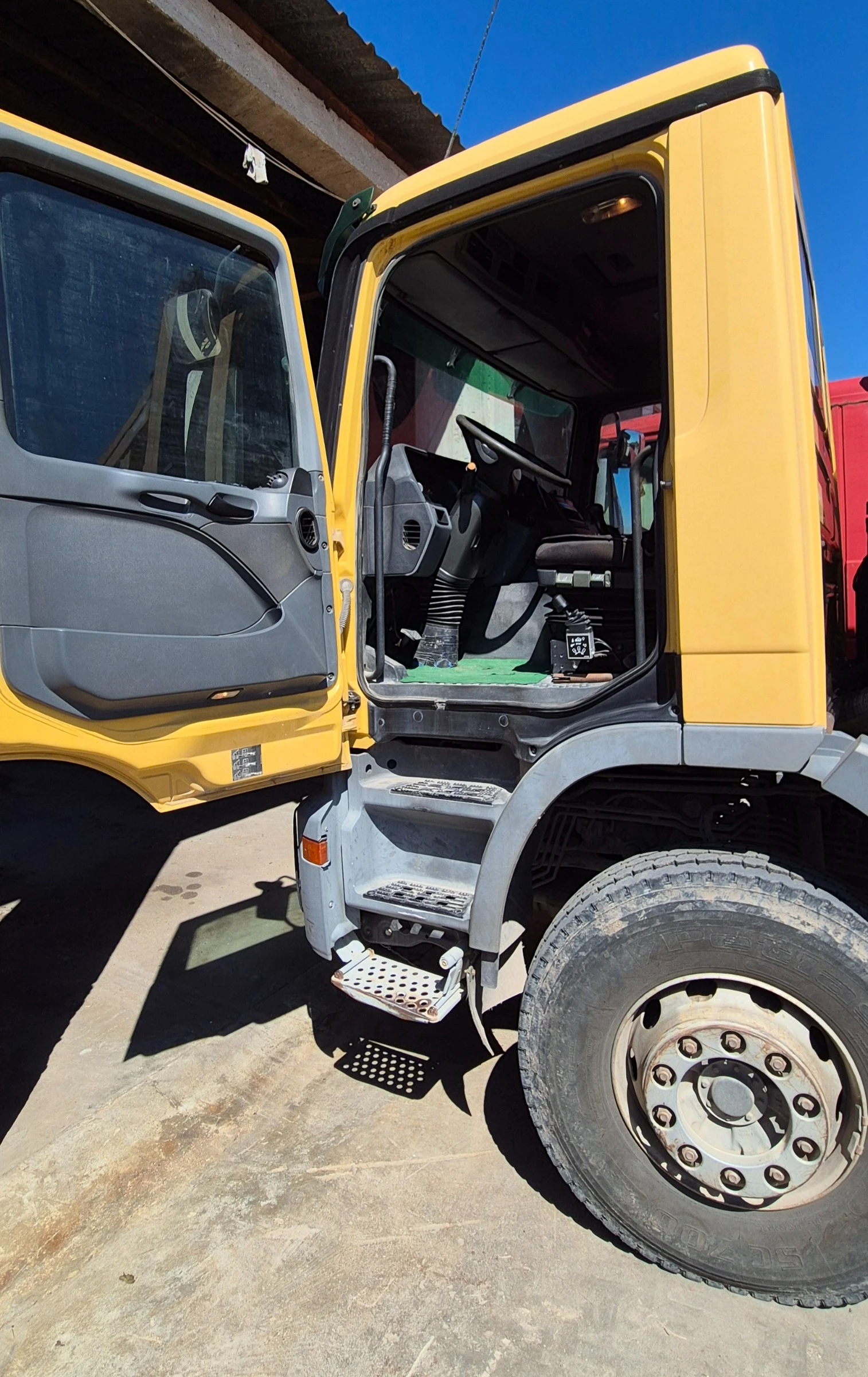 Mercedes-Benz Actros 4141К 8x4 Самосвал, снимка 6 - Камиони - 55232461