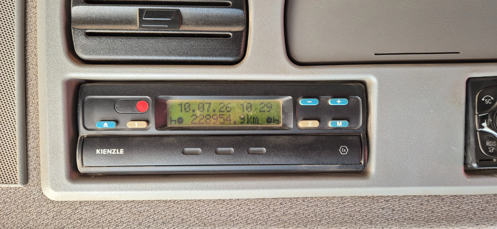 Mercedes-Benz Actros 4141К 8x4 Самосвал, снимка 9 - Камиони - 55232461