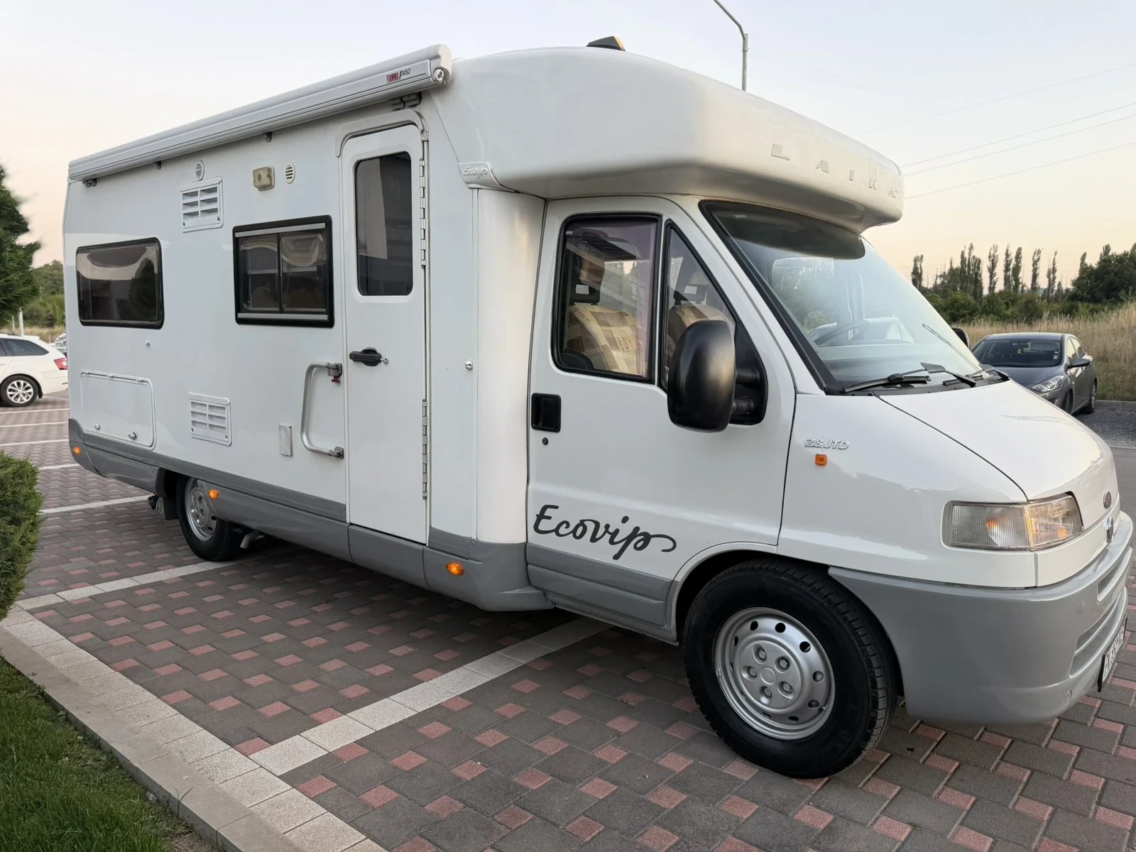 Кемпер Laika EcoVip 1.1 Fiat Dukato 2.8 , снимка 2 - Каравани и кемпери - 55927833