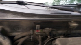 Hyundai Coupe 2000 куб. газ-бензин, снимка 13