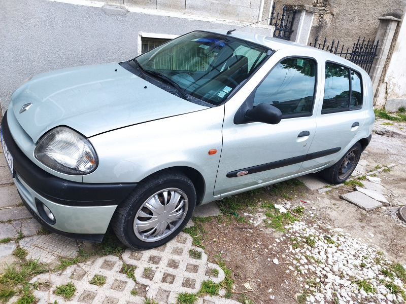 Renault Clio, снимка 2 - Автомобили и джипове - 45654791