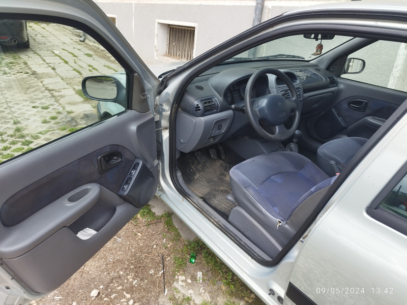 Renault Clio, снимка 13 - Автомобили и джипове - 45654791