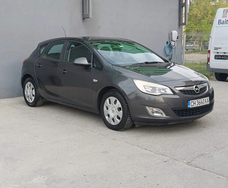 Opel Astra 1.7 CDTI, снимка 2 - Автомобили и джипове - 45709798