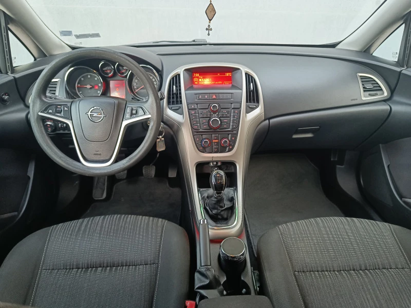 Opel Astra 1.7 CDTI, снимка 14 - Автомобили и джипове - 45709798