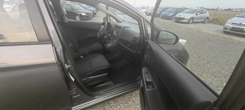 Toyota Verso S 1.33i kamera, снимка 16 - Автомобили и джипове - 47283530