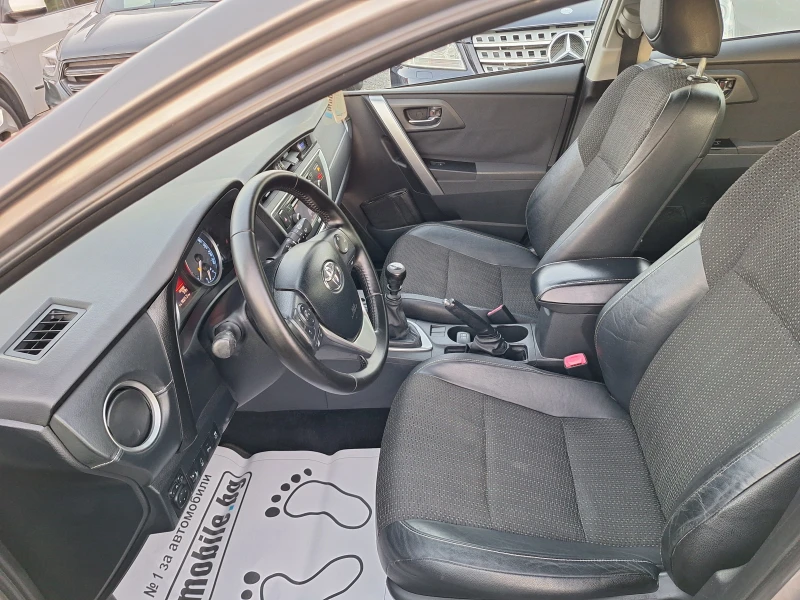 Toyota Auris 1.4 D4D KATO HOBA, снимка 12 - Автомобили и джипове - 47500523