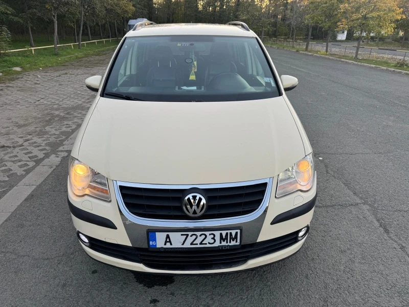 VW Touran, снимка 3 - Автомобили и джипове - 47738934