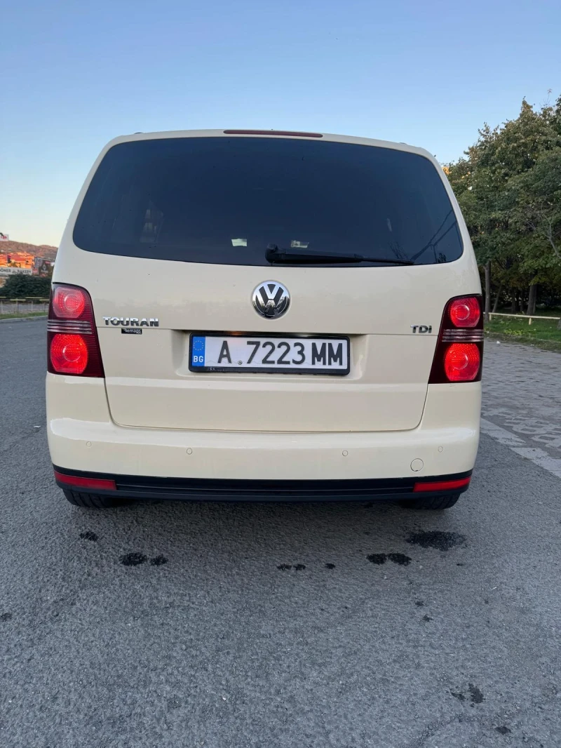 VW Touran, снимка 13 - Автомобили и джипове - 47738934