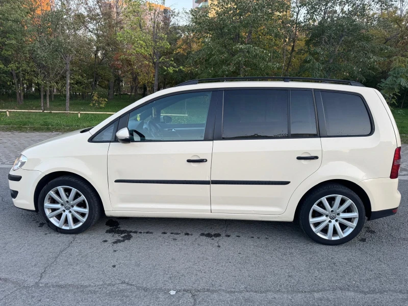 VW Touran, снимка 2 - Автомобили и джипове - 47738934