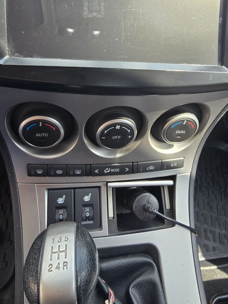 Mazda 3, снимка 11 - Автомобили и джипове - 51886407