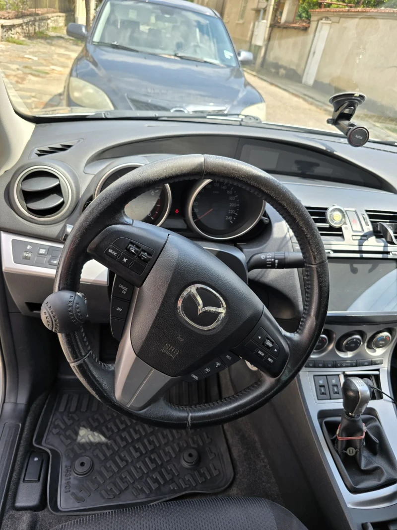 Mazda 3, снимка 13 - Автомобили и джипове - 51886407