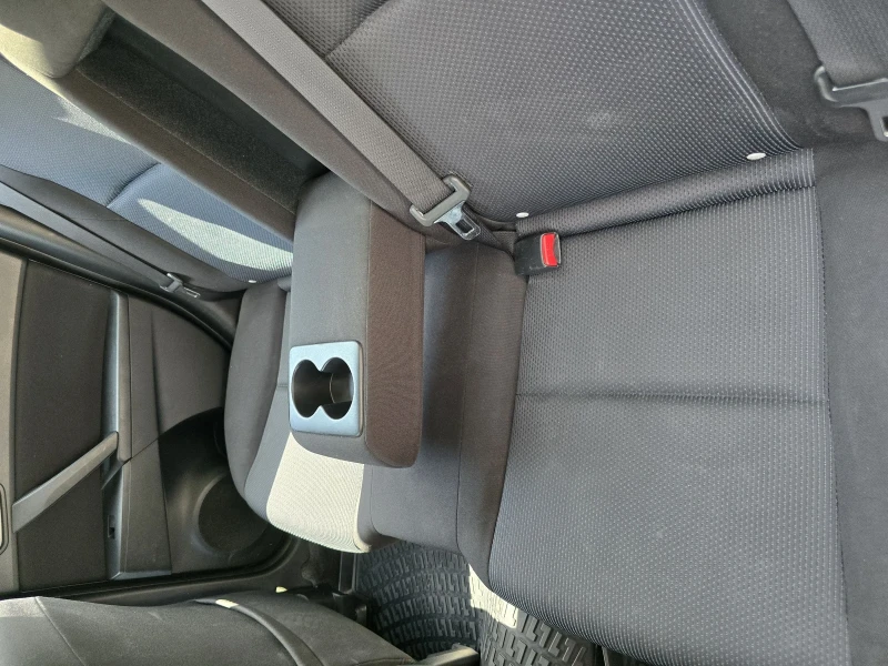 Mazda 3, снимка 14 - Автомобили и джипове - 51886407